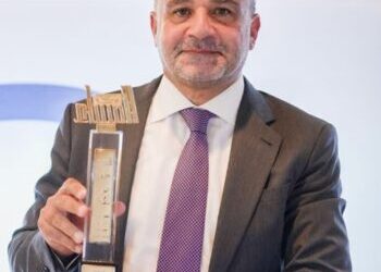 عبد المنعم الحسيني يكّرم من جريدة المساء