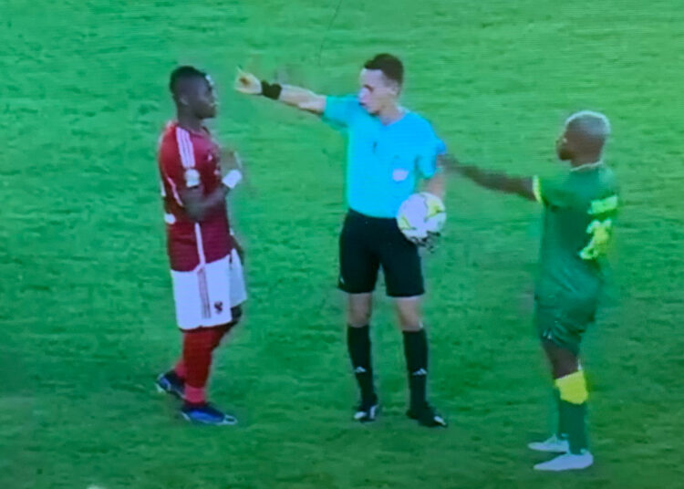 يانج أفريكانز خطف نقطة من الأهلي