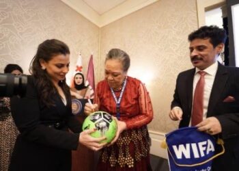 محمد الدليمي و الملكة نانا سيباو و جلالة الملك توبو السادس