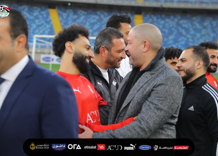 وزير الرياضة و اتحاد الكرة والمتحدة والأبطال الأوليمبيين يدعمون المنتخب قبل السفر لأمم أفريقيا – صور