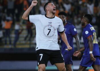 شاهد رد فعل العالمي تريزيجيه بعد هدفه فى الرأس الأخضر