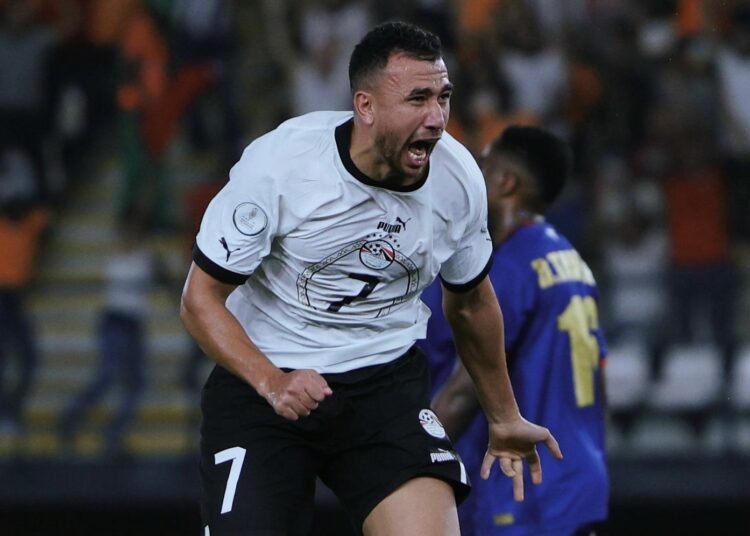 تريزيجيه نجم منتخب مصر يواصل احتفاله – صور