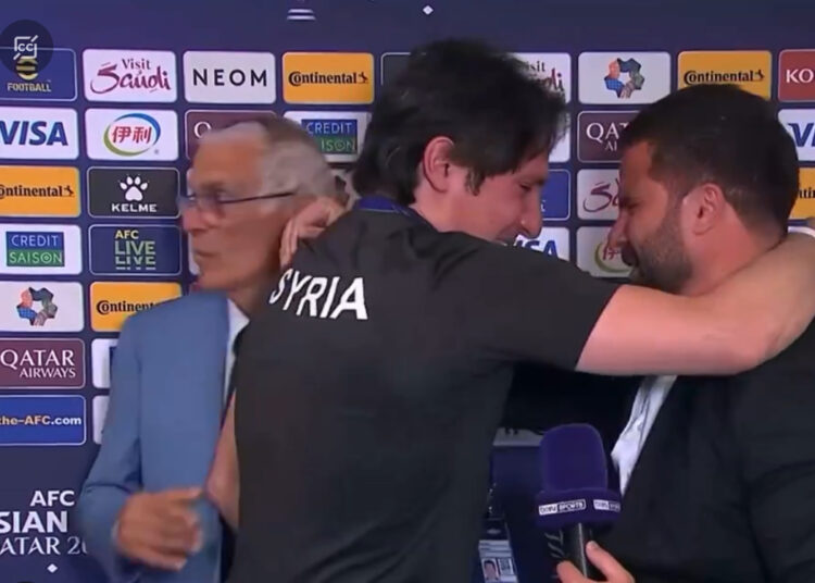شاهد بكاء كوبر ومراسل قناة بي إن سبورت والمترجم بعد تأهل سوريا في كأس آسيا