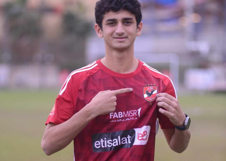الأهلي ضم مهاجم نادي زد – صور