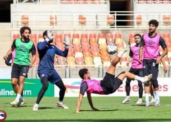 مودرن فيوتشر تدرب في جنوب أفريقيا