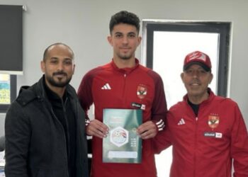 أحمد عابدين يوقع عقدًا مع الأهلي