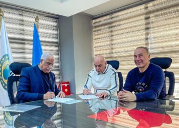 اتحاد الكرة يوقع مع حسام و إبراهيم حسن عقود تدريب منتخب مصر – صور