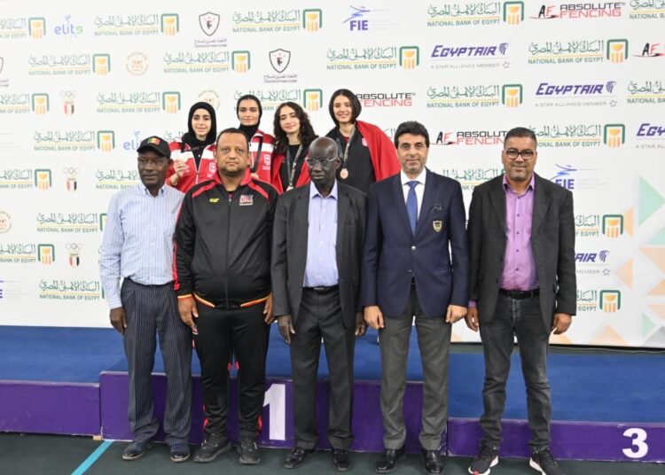 نجوى نوفل وخديجة أبوعلم تحققان ميداليتين جديدتين بسلاح السيف للشابات ببطولة أفريقيا بالقاهرة