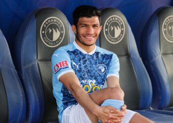 بيراميدز يعلن تجديد تعاقد إسلام عيسى