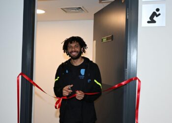 محمد النني يفتتح مُصلي فى نادي أرسنال – فيديو