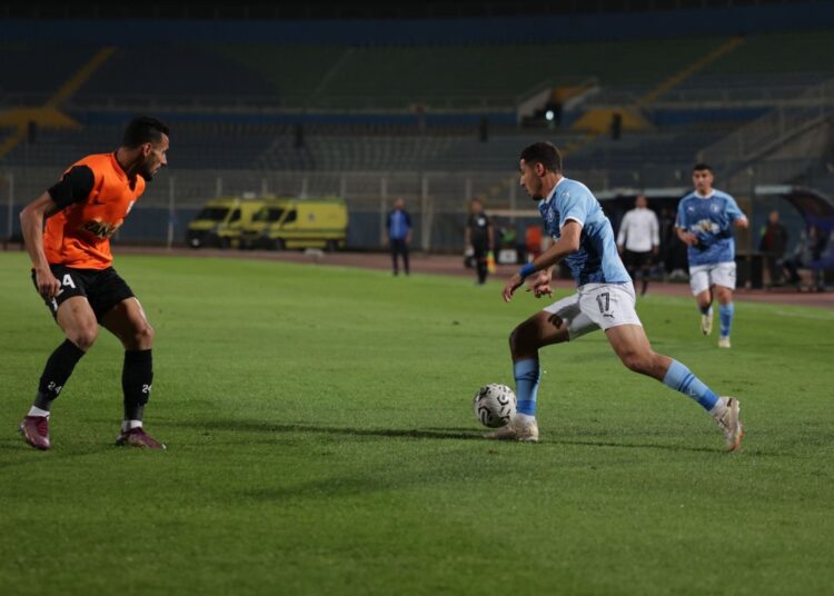 بيراميدز يتعادل مع فاركو ويدخل المربع الذهبي للدوري