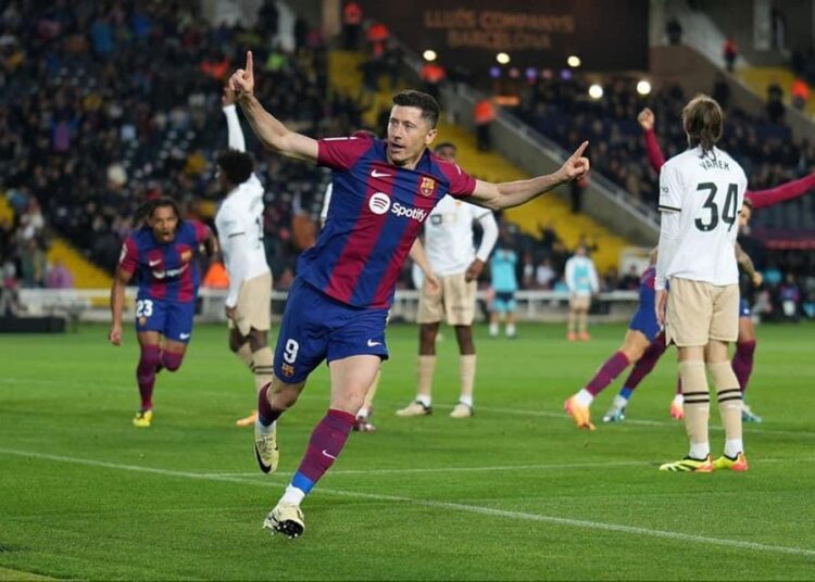 برشلونة يهزم فالنسيا برباعية ويرتقى لوصافة الدوري الإسباني