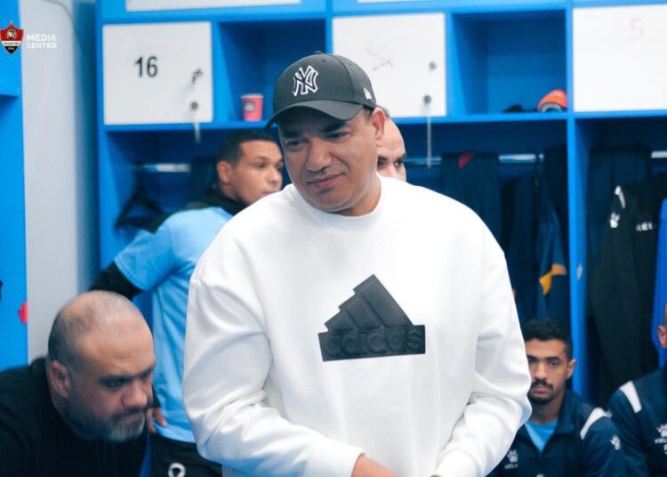 خليل يجتمع بالجهاز الفني واللاعبين لتحفيزهم قبل معسكر الحدود