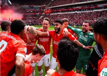 آيندهوفن يحسم لقب الدوري الهولندي بعد طول غياب