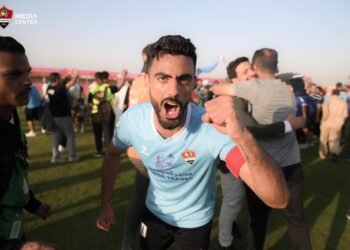 لاعبو غزل المحلة يحتفلون بالعودة للدورى الممتاز – صور