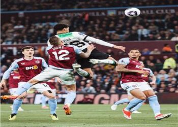 أستون فيلا يتعادل أمام ليفربول