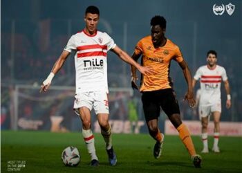 الزمالك يتقدم على نهضة بركان بهدف حمدي في الشوط الأول