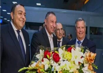 الخطيب يترأس وفد الأهلي لاستقبال بعثة الترجي التونسي بمطار القاهرة