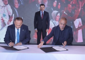 توقيع عقد استضافة مصر لبطولة العالم للأندية لـ كرة اليد