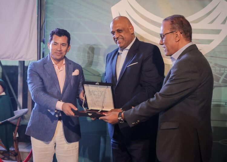 افتتاح سيتي كلوب الشروق بحضور وزير الرياضة ونجوم الكرة