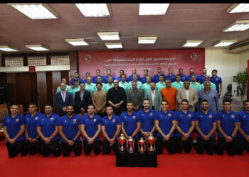 الأهلي يكرم فريق كرة الماء