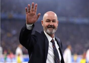 مدرب إسكتلندا: سعداء لعدم إصابة جوندوجان