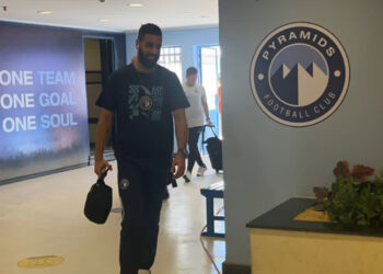 بيراميدز وصل استاد الدفاع لمواجهة المقاولون