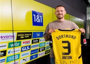 دورتموند يدعم صفوفه بخليفة هوميلز