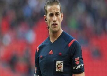 طاقم تحكيم إسباني يدير مباراة الأهلي وبيراميدز