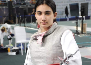 سارة عمرو بطلة سلاح الشيش .. أصغر لاعبة بالبعثة المصرية في أولمبياد باريس 2024