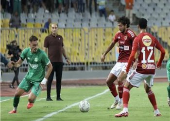 الأهلي هزم المصري وعاد للقمة