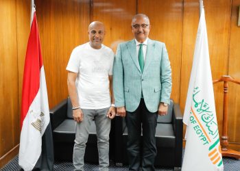 البنك الأهلى يجدد عقد طارق مصطفى