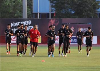 قمصان يسبق بعثة الأهلي إلى الرياض