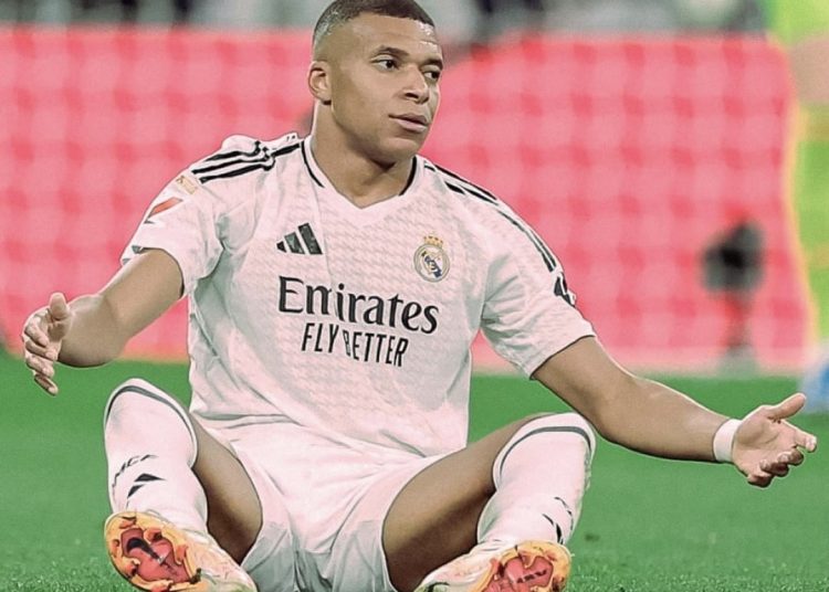 ريال مدريد يعلن إصابة مبابي