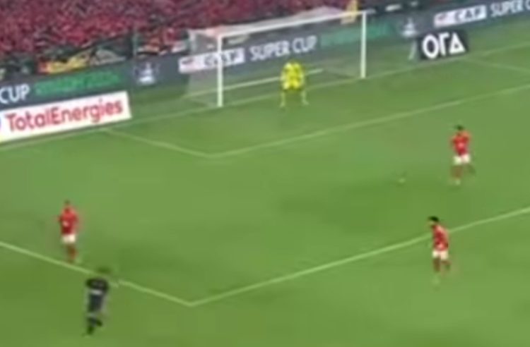 ضغط متبادل بين الأهلي والزمالك في أول 15 دقيقة