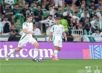 أهلي جدة يتأخر أمام القادسية في الشوط الأول