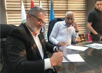 ميكالي يوقع عقود تدريب منتخب الشباب| صور