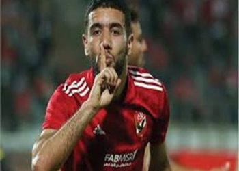 أمير توفيق “فاق وخد موقف مع قندوسي”