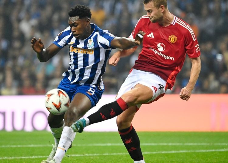 أبرز الصفقات المخيبة للآمال في الدوري الإنجليزي