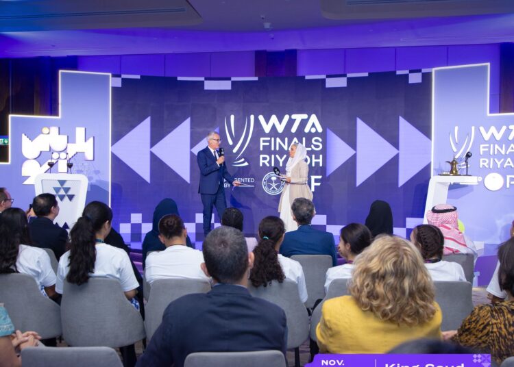 الرياض تنظم نهائيات رابطة محترفات التنس|البطولة تنطلق السبت المقبل