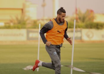 بيراميدز  يختتم تدريباته قبل السفر للإمارات بطائرة خاصة