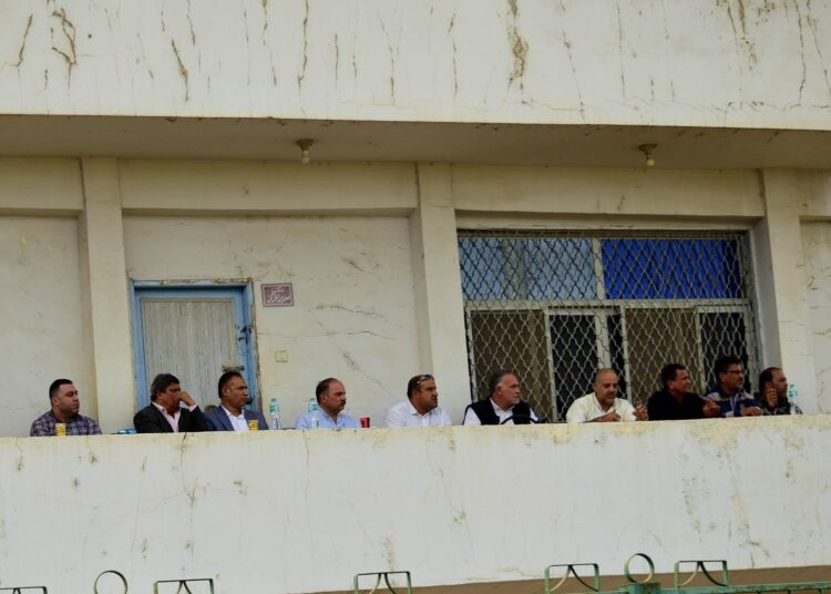 أعضاء مجلس إدارة نادي 6 أكتوبر يتابعون الفريق وسط غضب شديد
