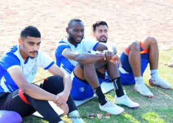 قدره يقود لاعبي 6 اكتوبر استعدادا لجنوب سيناء|وسط نوبة من الضحك والسخرية من المنافس