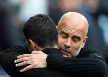 جوارديولا يعلق على هتافات جماهير ليفربول ضده|فيديو