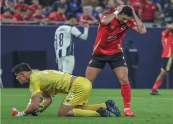 شاهد فرصة طاهر محمد طاهر في مباراة الأهلي وباتشوكا المكسيكي