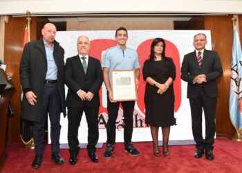 الأهرام تكرم البطل الأولمبي أحمد الجندي واتحاد الخماسي في احتفالية الابدو