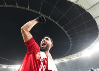 البحرين وعمان تتأهلان إلى نهائي خليجي زين 26