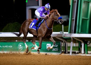 ديفنديد وباور اف بيوتي وهواود والمبير أبطال كؤوس بريطانيا في نتائج مثيرة