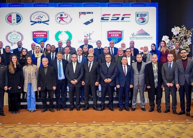 الزهور يكرم رؤساء الاتحادات ومجالس إدارتهم من أعضاء النادي بحضور رئيس اللجنة الأولمبية