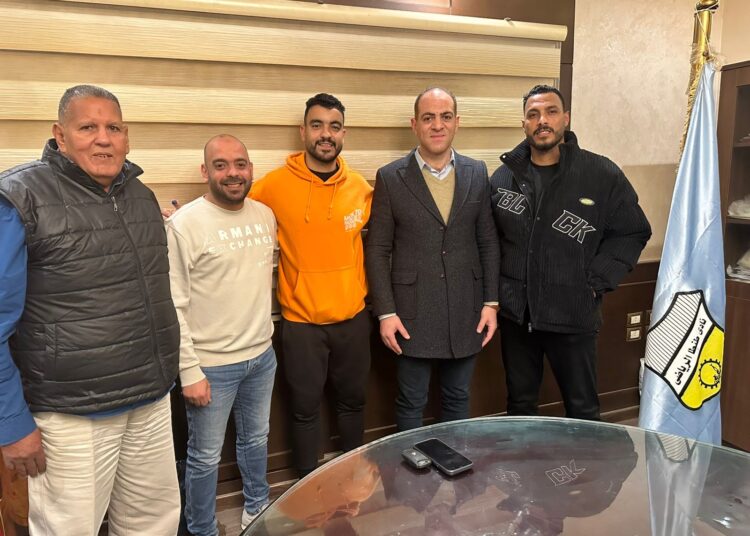 طنطا يضم مهاجم الأهلي السابق على سبيل الإعارة